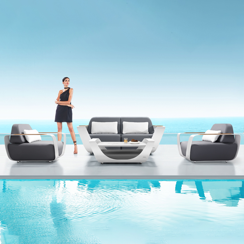 luxury patio furniture (2).jpg